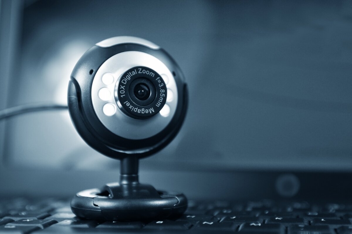 Campagnes d’arnaques au chantage à la webcam prétendue piratée